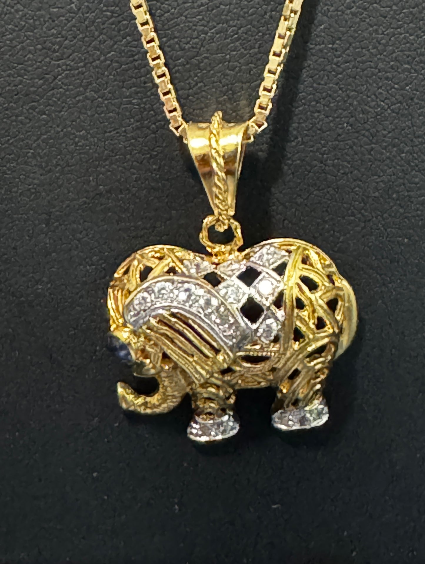 18k Elephant Pendant