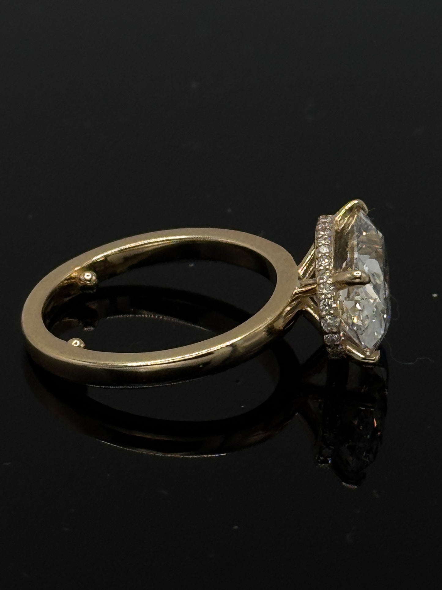 4.74 ct Oval IGI Certified Lab-Grown Diamond Ring