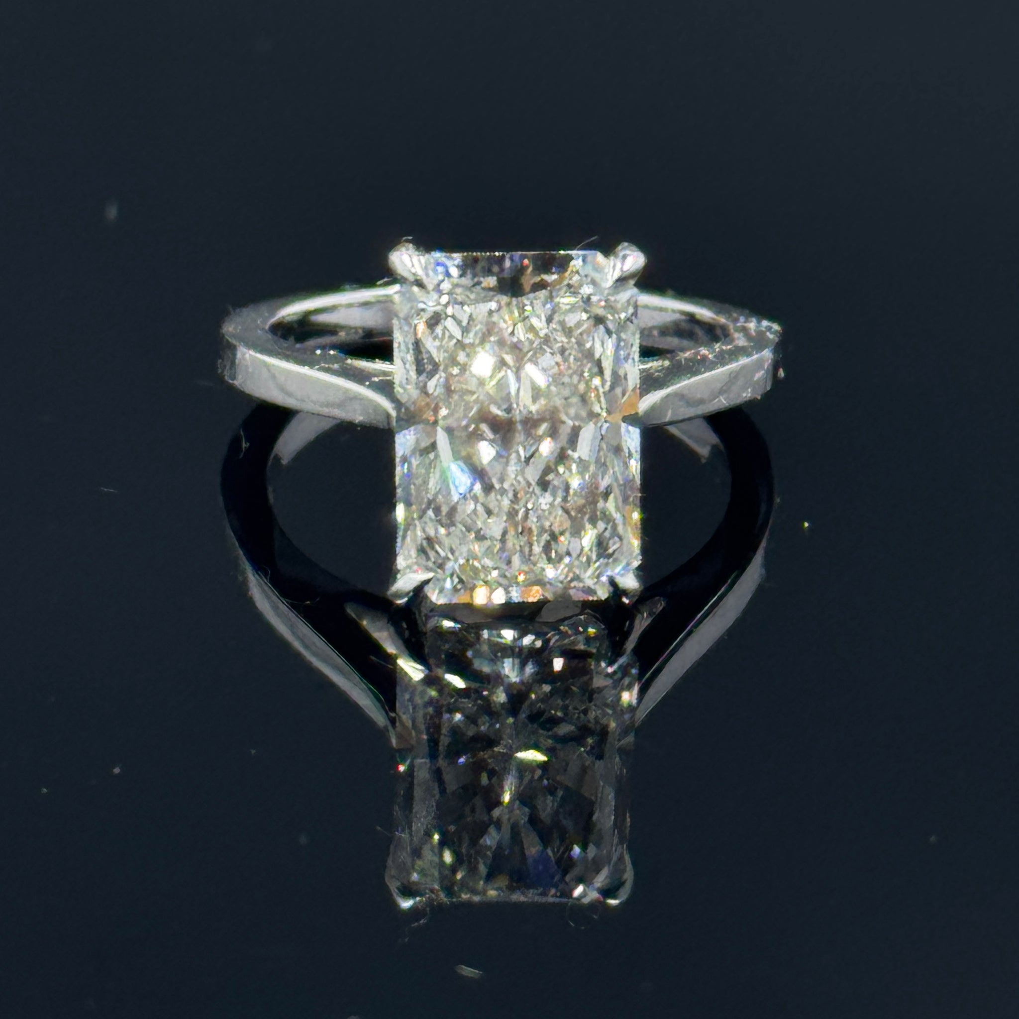 14k White Gold Cathedral Radiant Diamond Engagement Ring – 5.08ct F VS1, Size 7