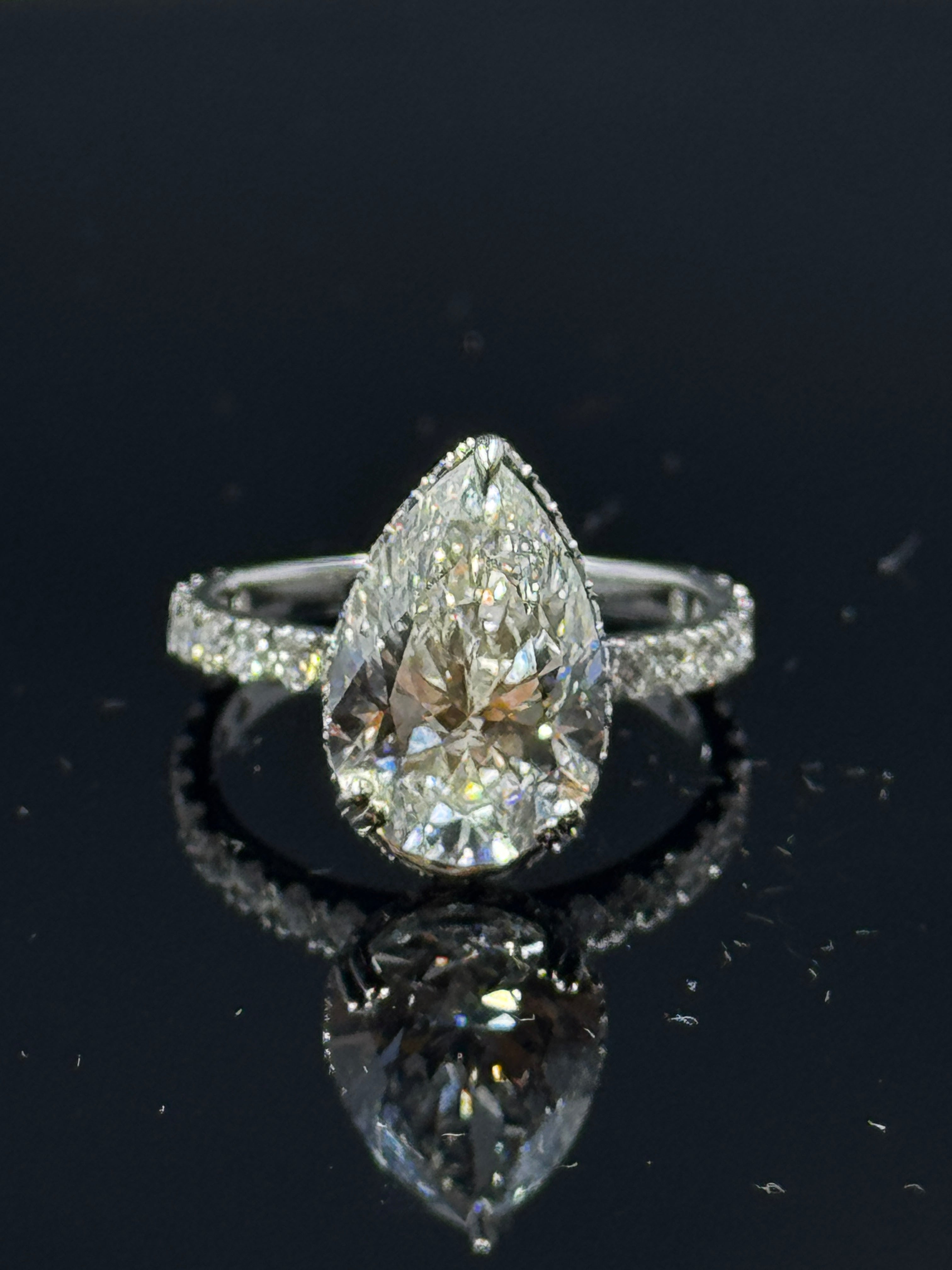 14k White Gold Pear Diamond Bridal Set – 5.59ctw, Size 7